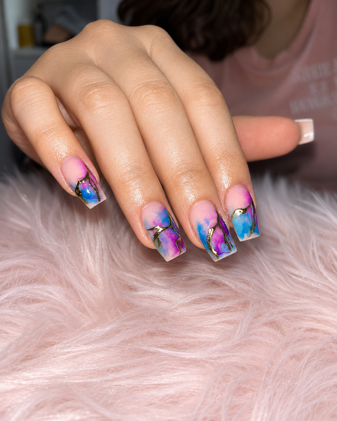 Marble azul y morado con oro
