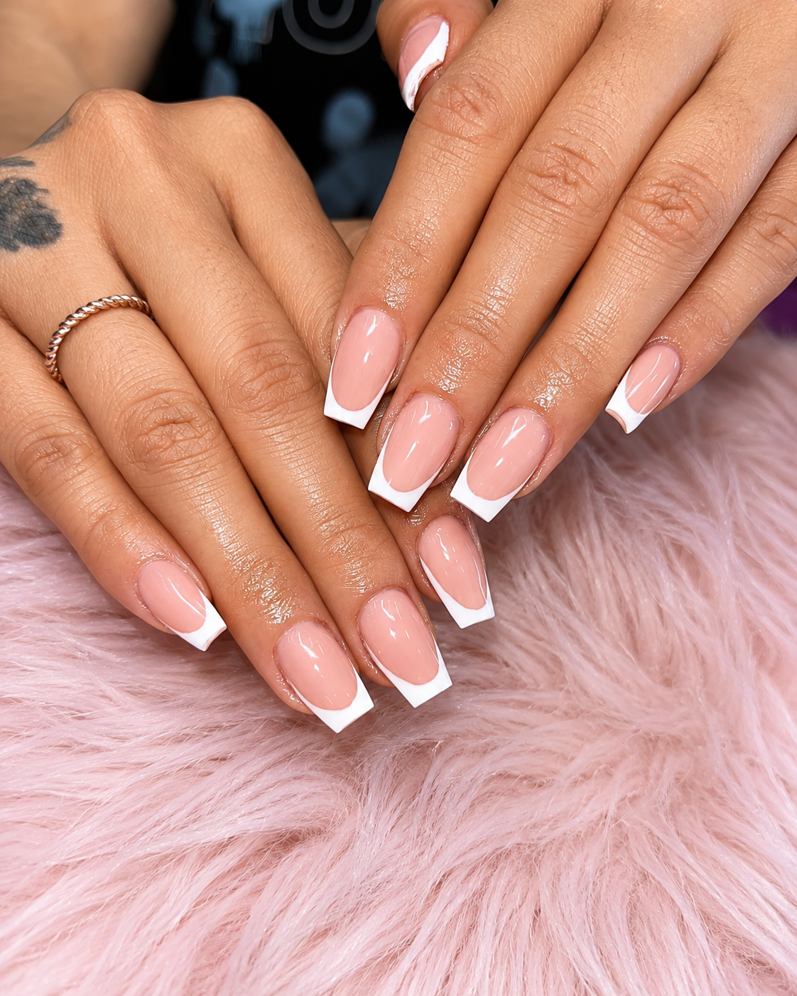 Manicura francesa clásica